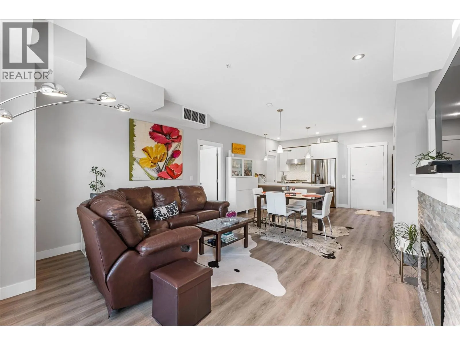 1883 Water Street Unit# 406