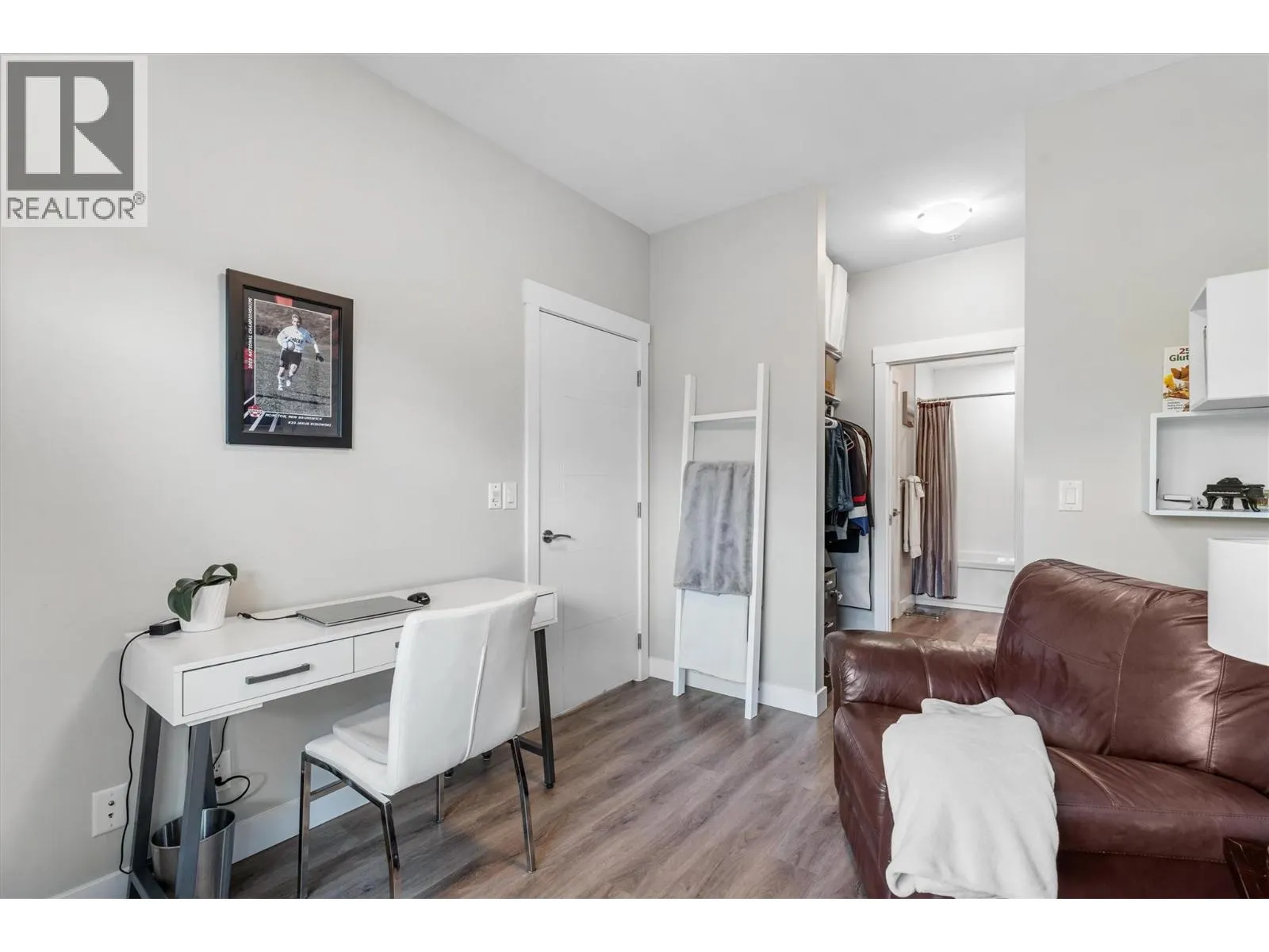 1883 Water Street Unit# 406