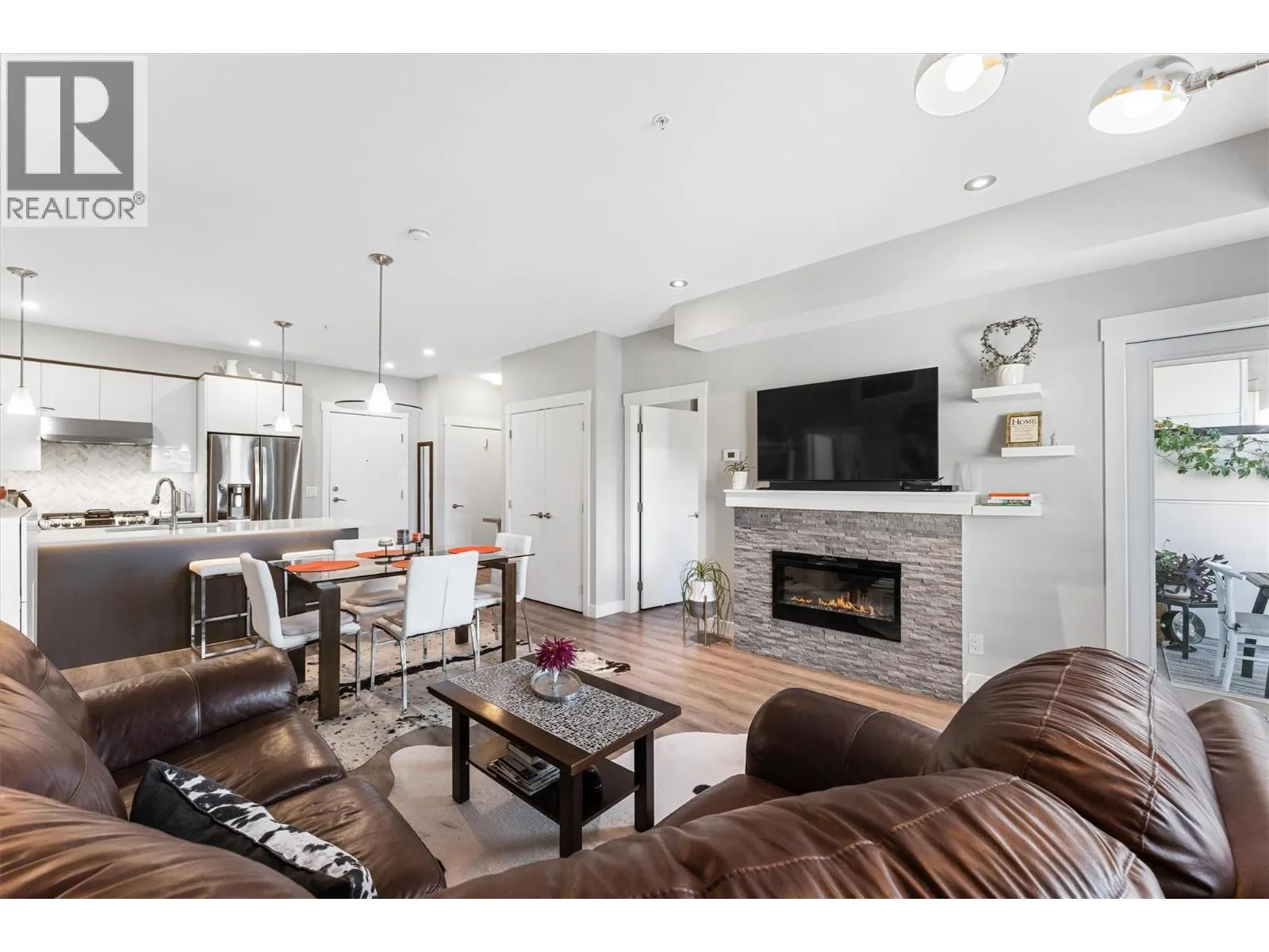 1883 Water Street Unit# 406