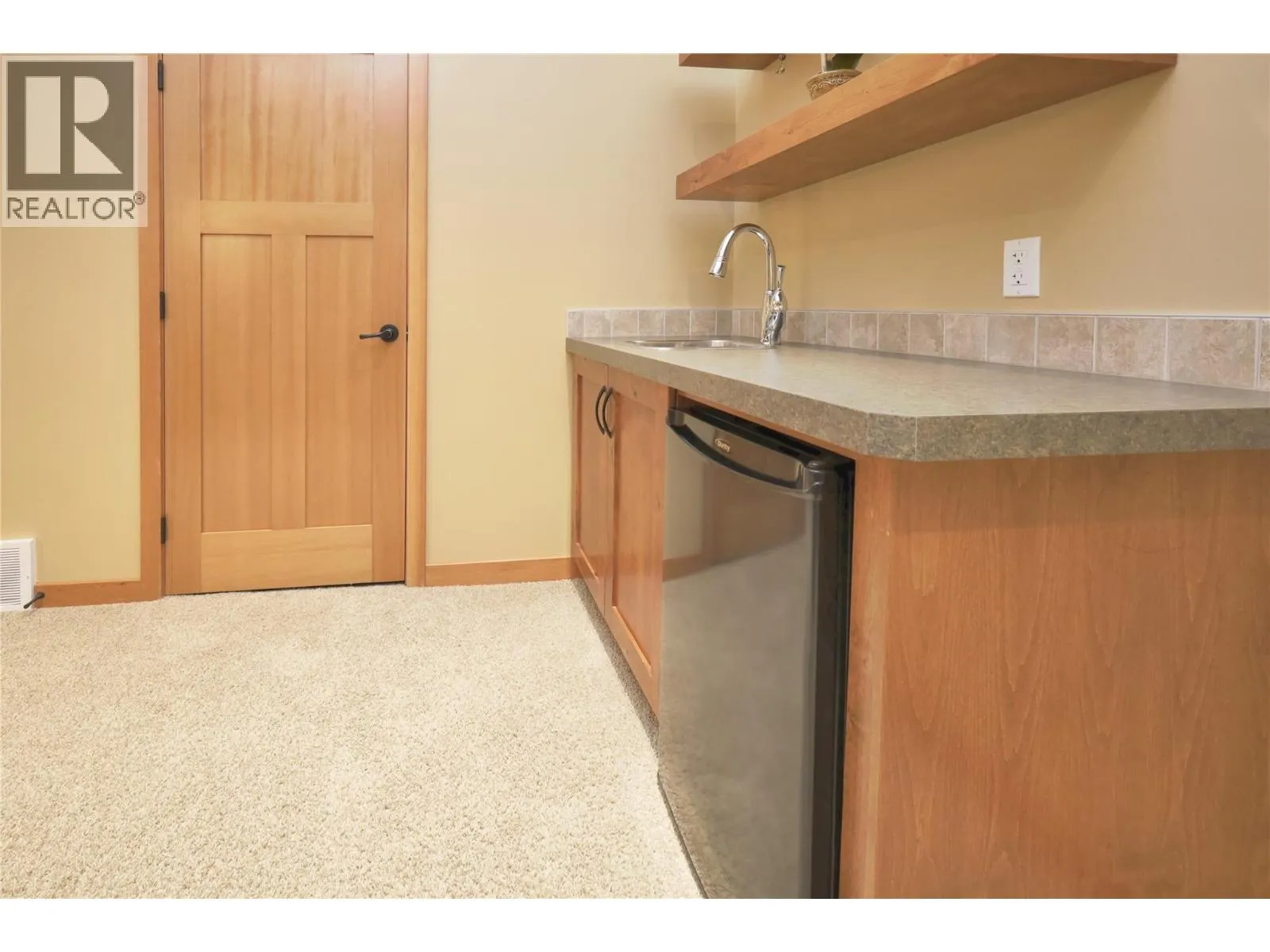 5150 FAIRWAY Drive Unit# 15 B1