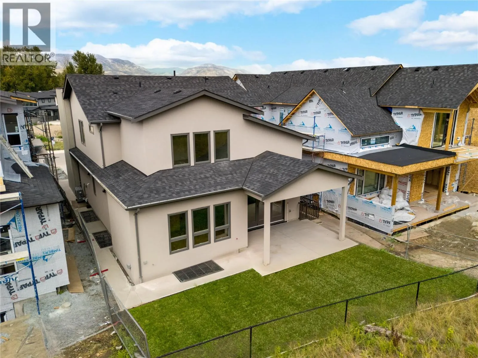 1004 Bull Crescent