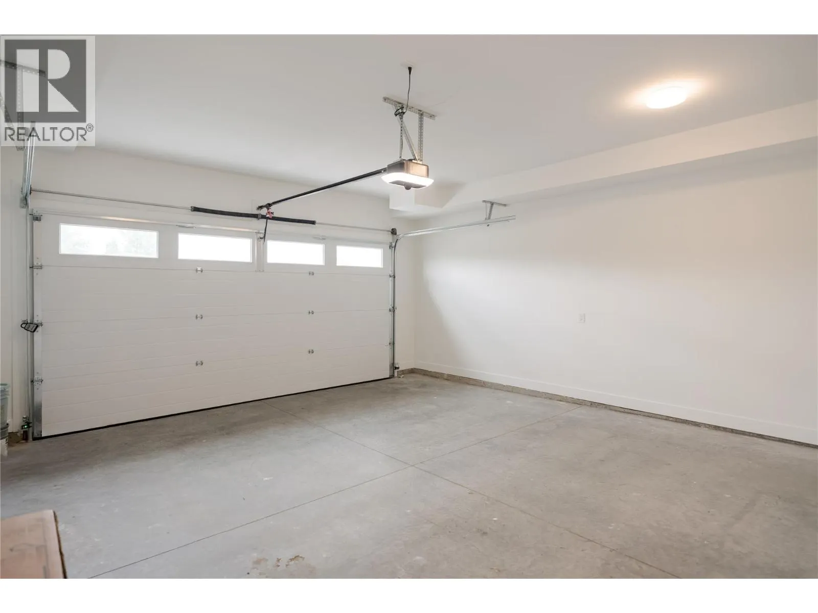 1004 Bull Crescent