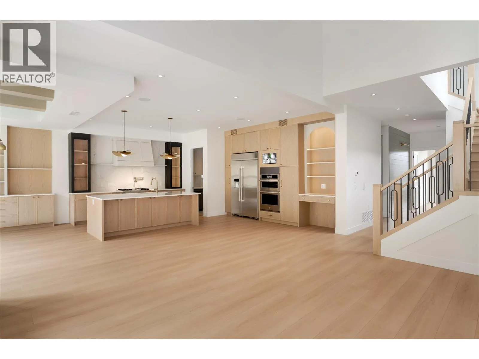 1004 Bull Crescent