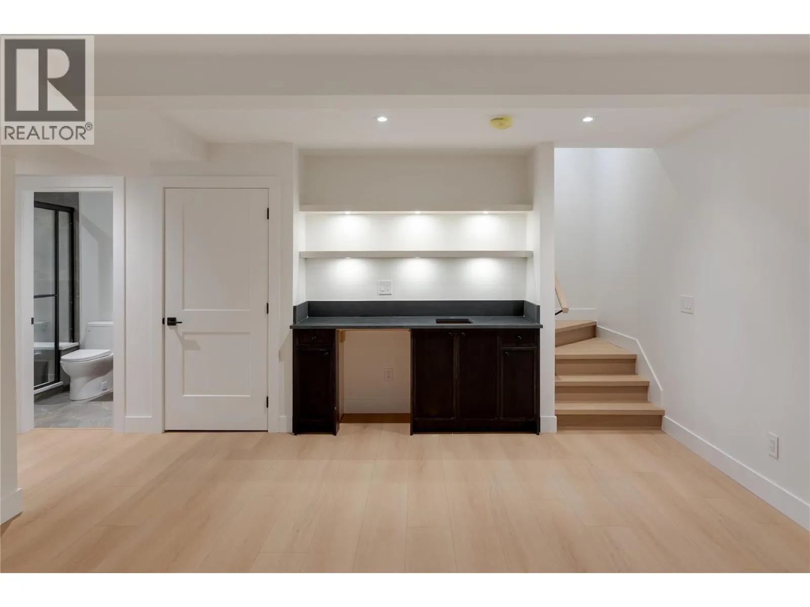 1004 Bull Crescent