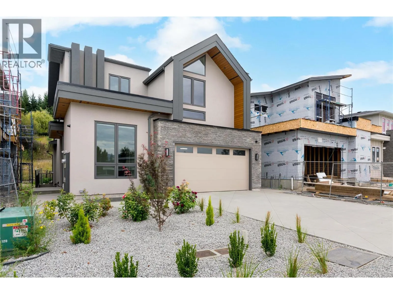 1004 Bull Crescent