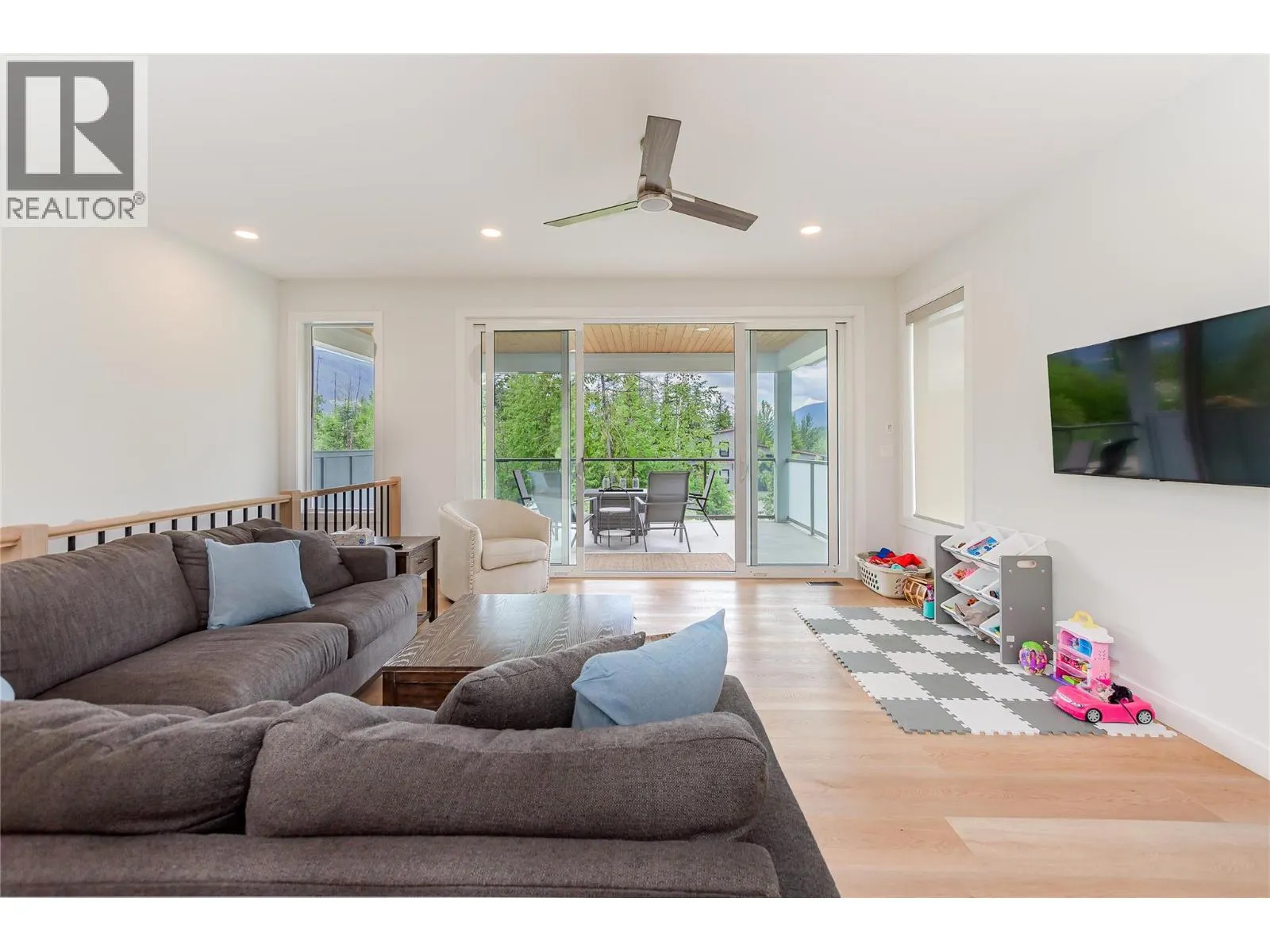 3475 Mabel Lake Place