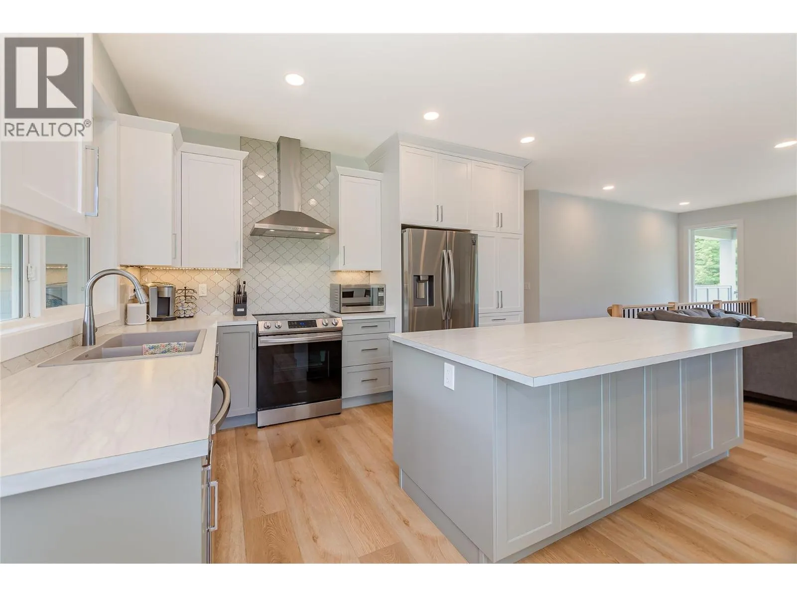 3475 Mabel Lake Place