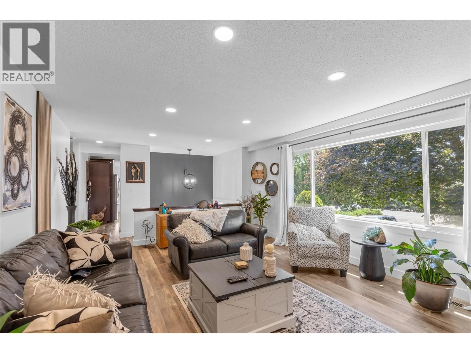 6149 Bella Vista Road