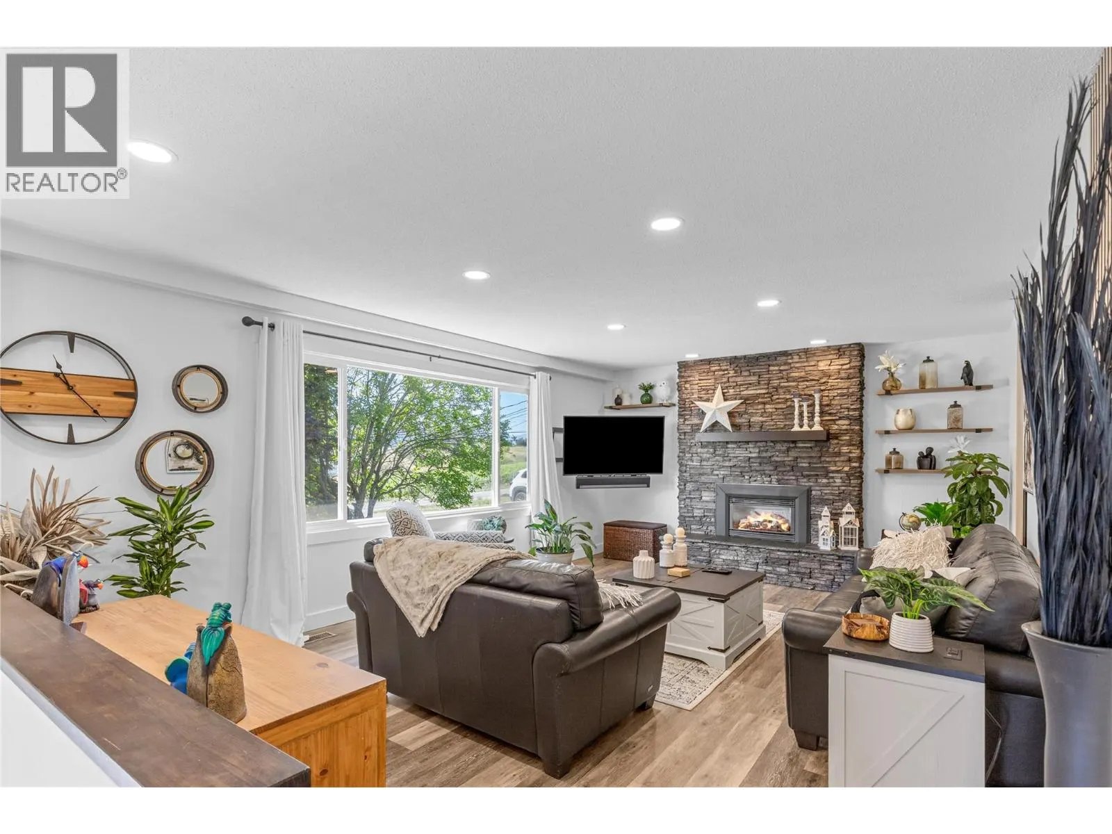 6149 Bella Vista Road