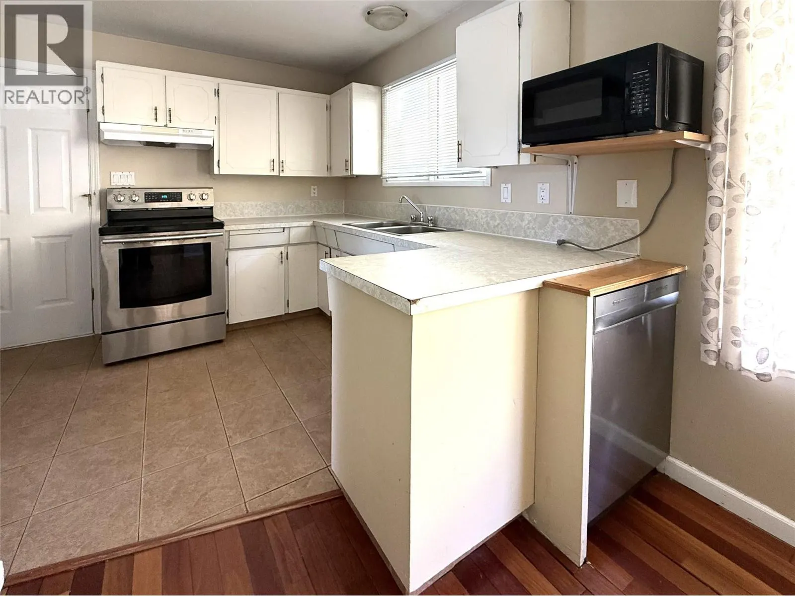 5400 RONDE Lane