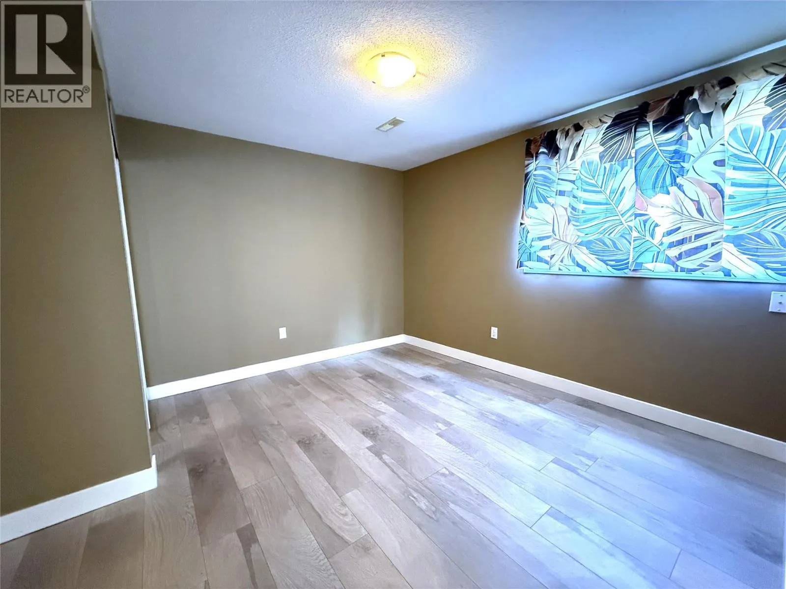5400 RONDE Lane