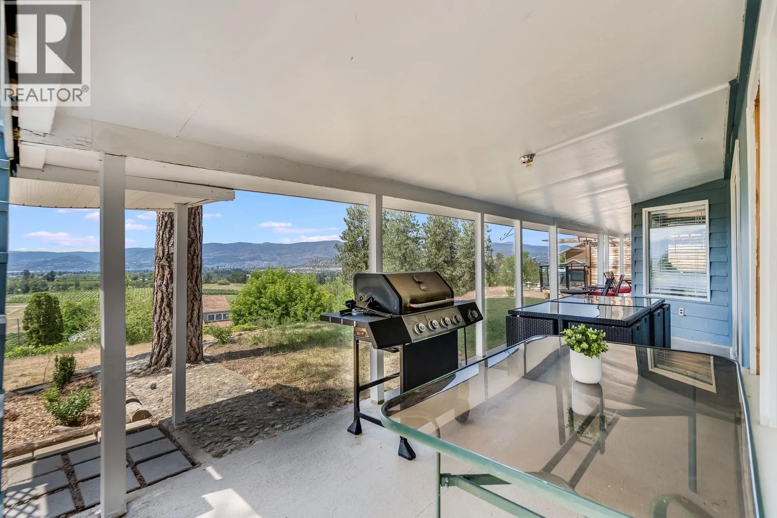 1293 Highway 33 E