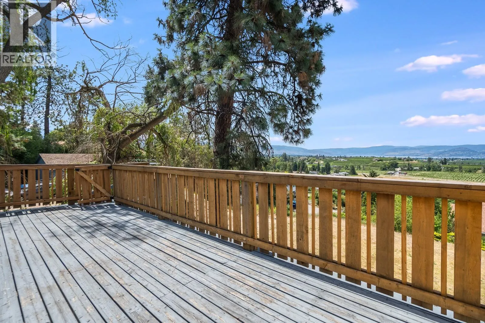 1293 Highway 33 E