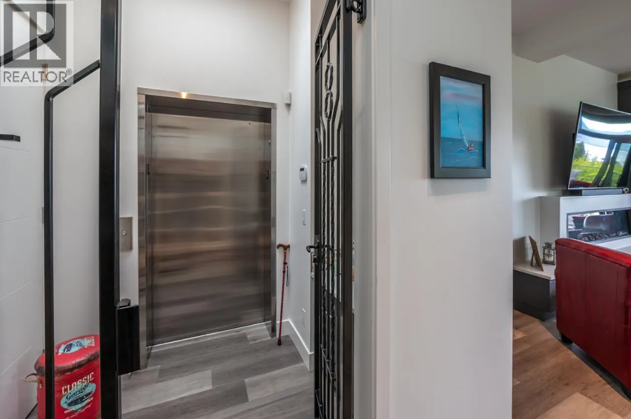 88 Lakeshore Drive