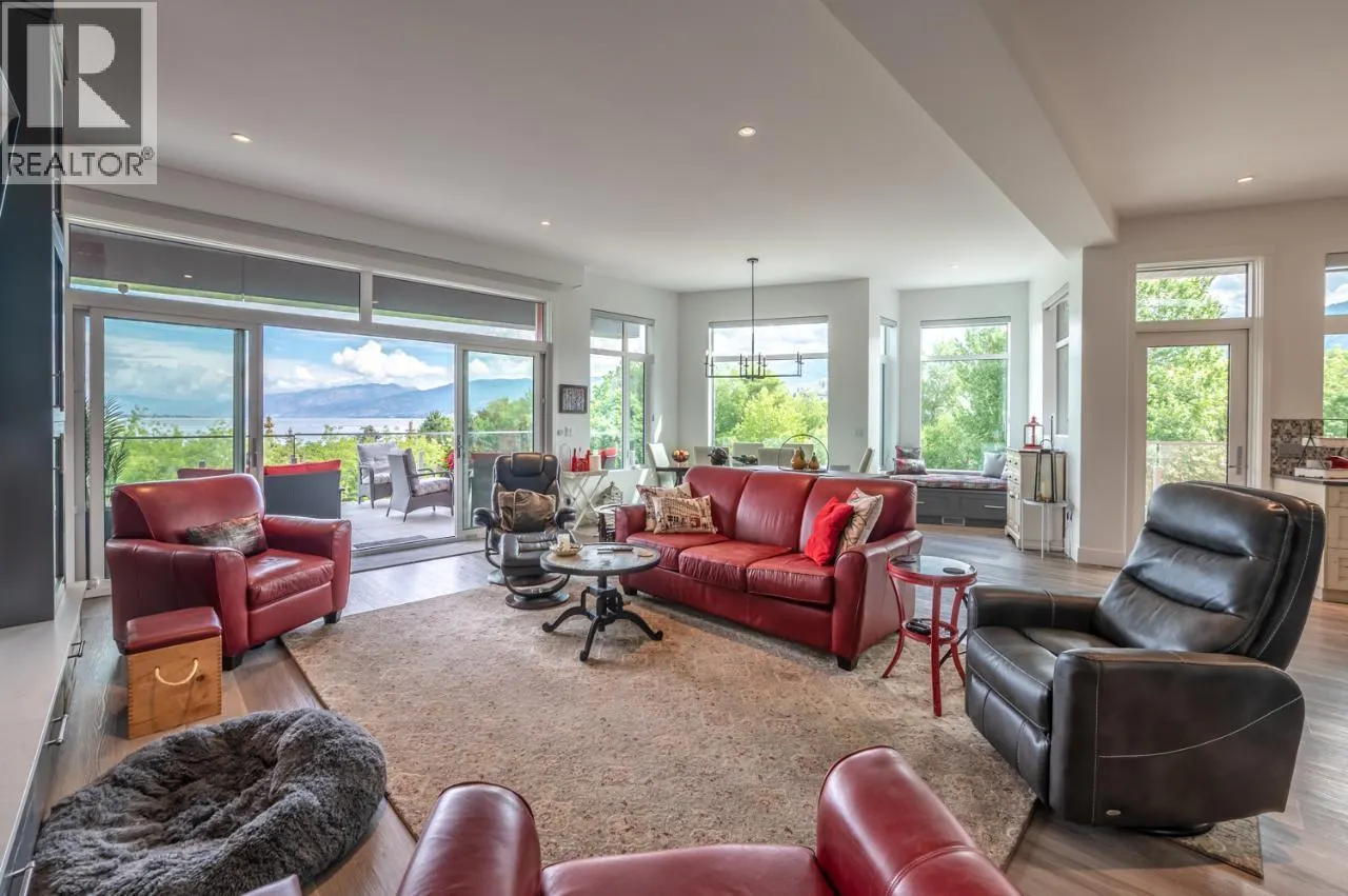 88 Lakeshore Drive