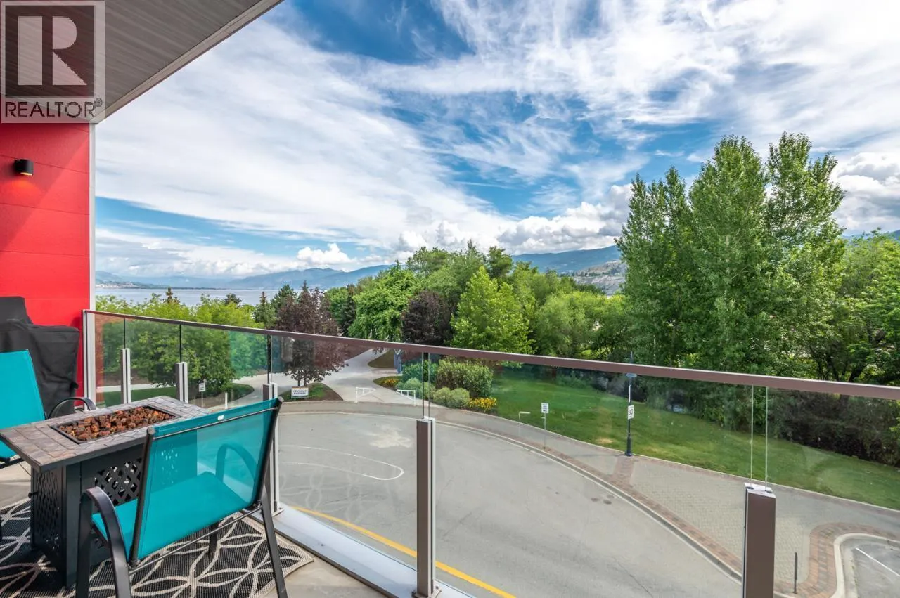 88 Lakeshore Drive