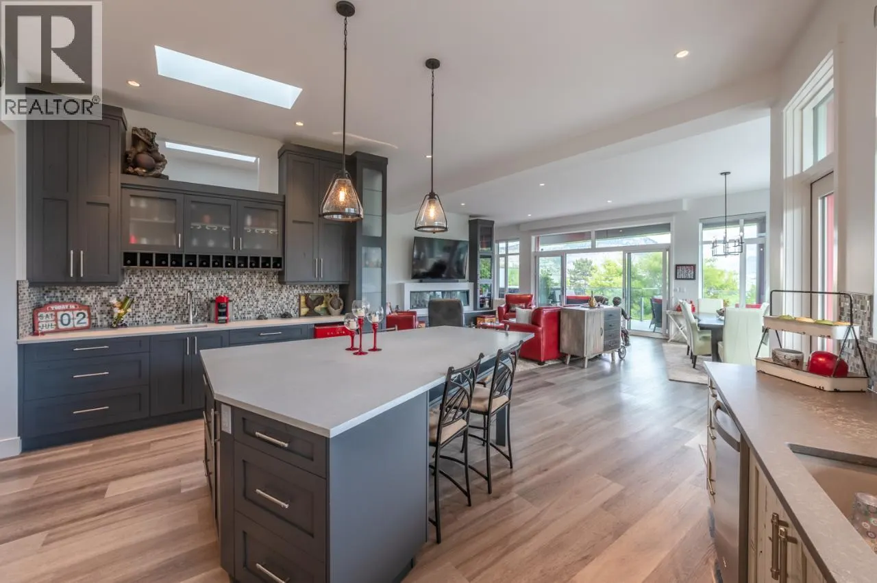 88 Lakeshore Drive