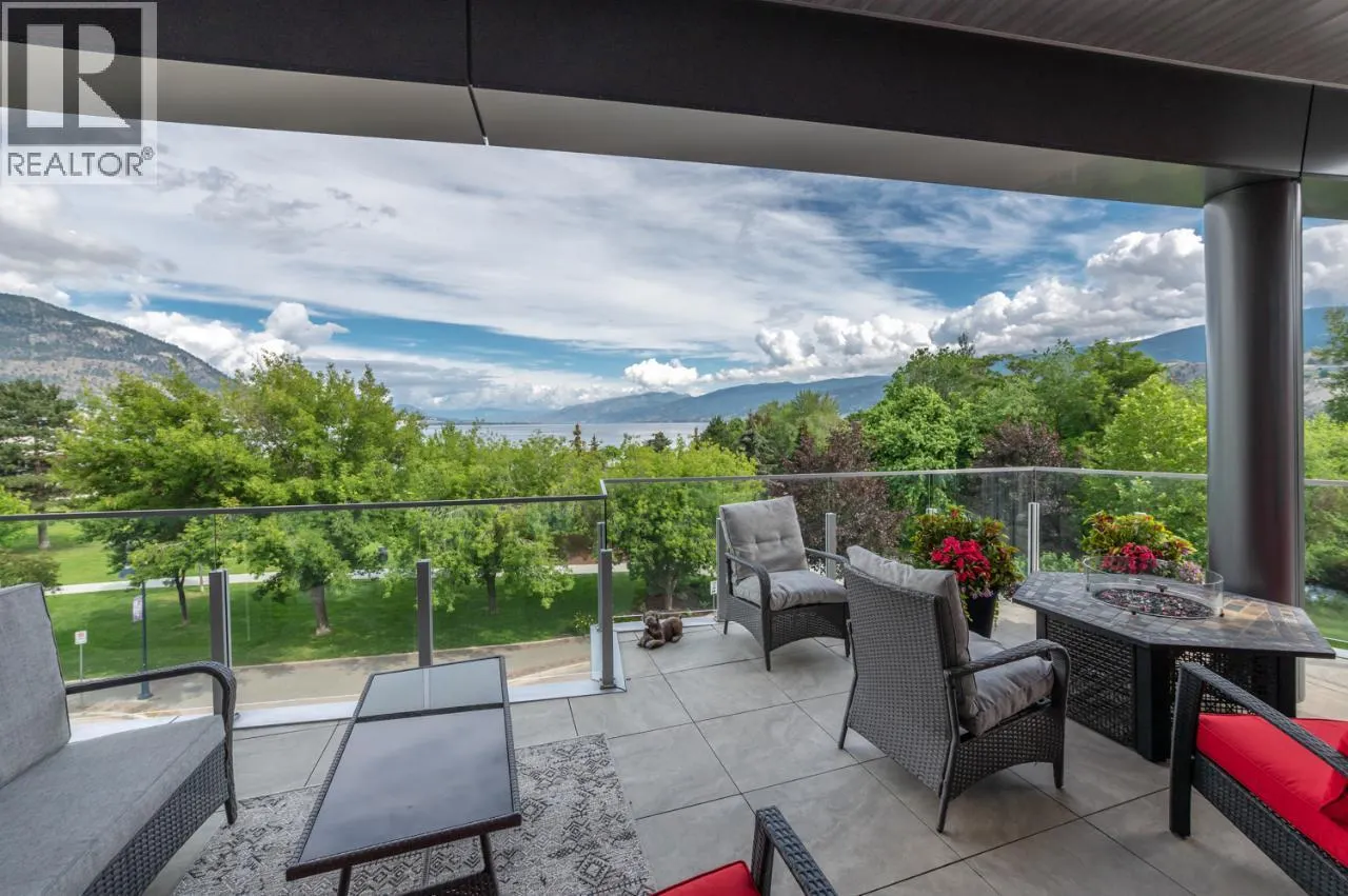 88 Lakeshore Drive