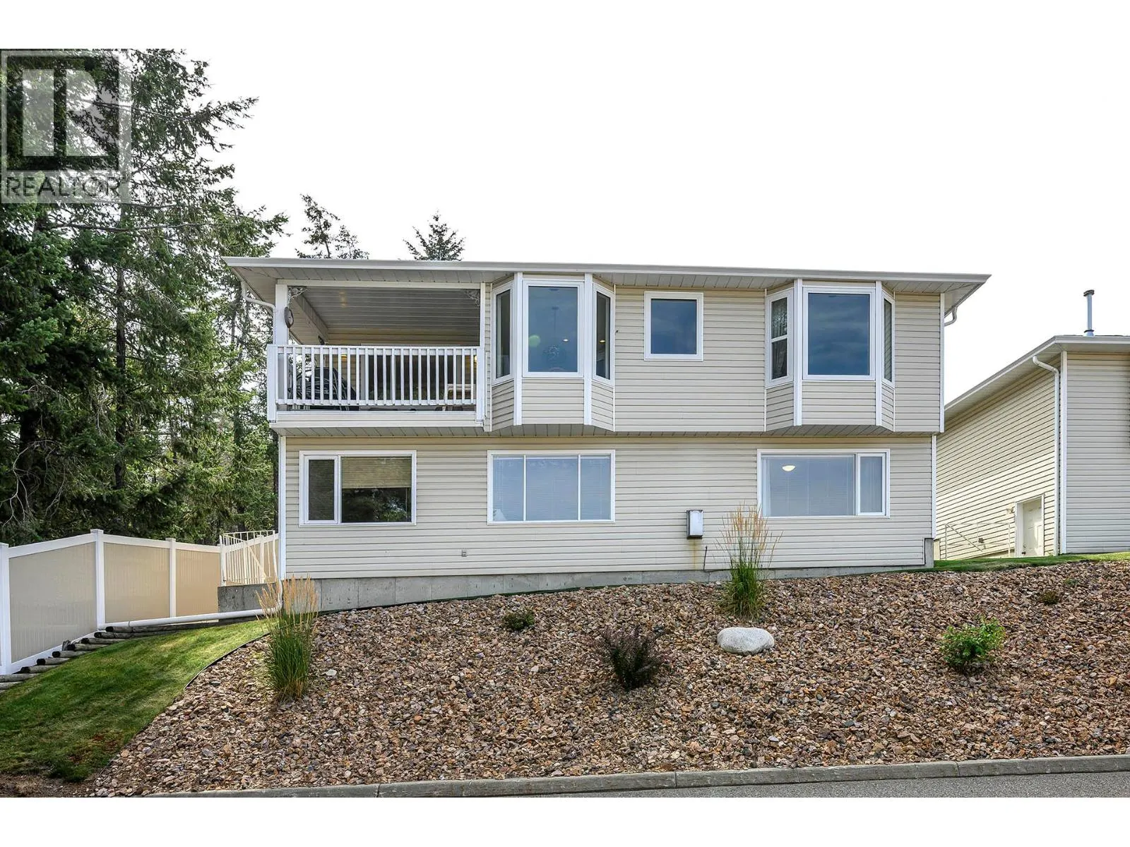 2030 VAN HORNE Drive Unit# 26