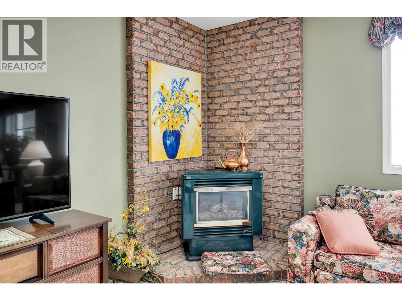 2030 VAN HORNE Drive Unit# 26