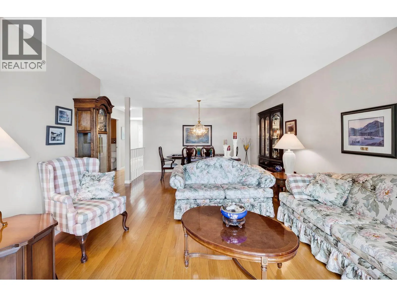 2030 VAN HORNE Drive Unit# 26