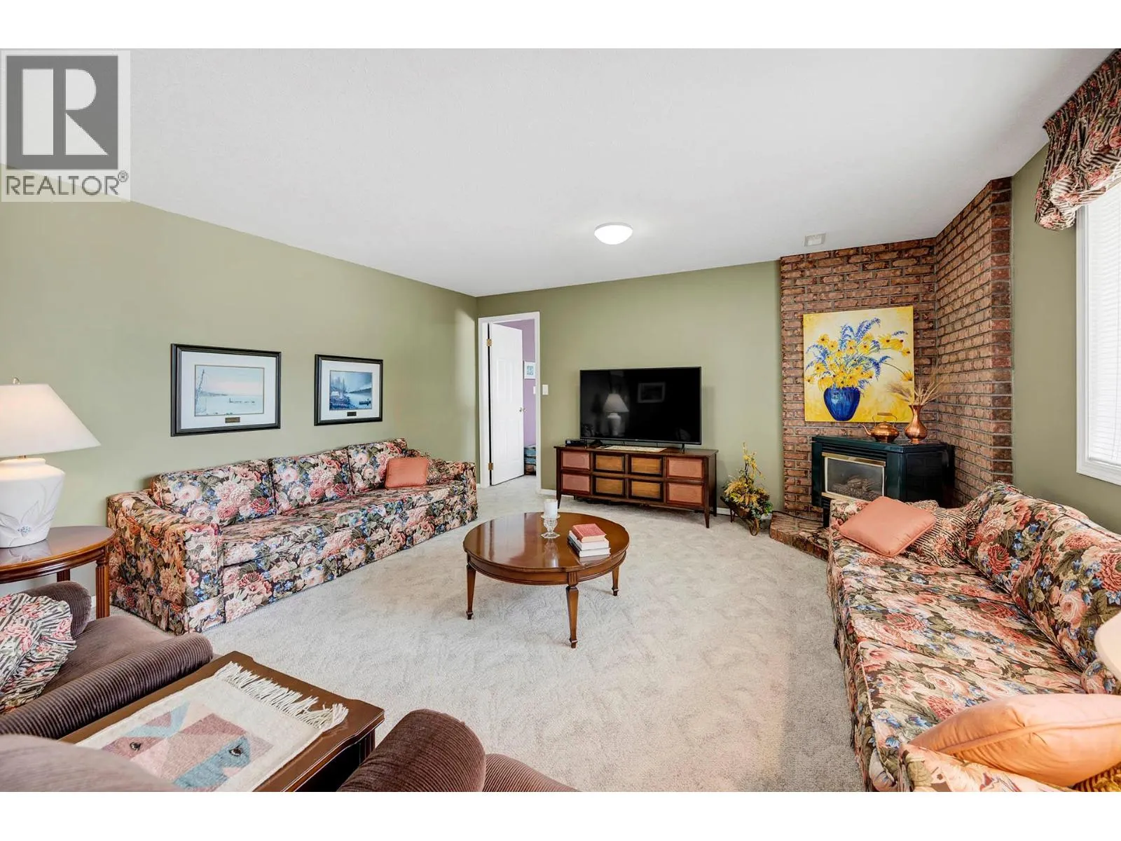 2030 VAN HORNE Drive Unit# 26