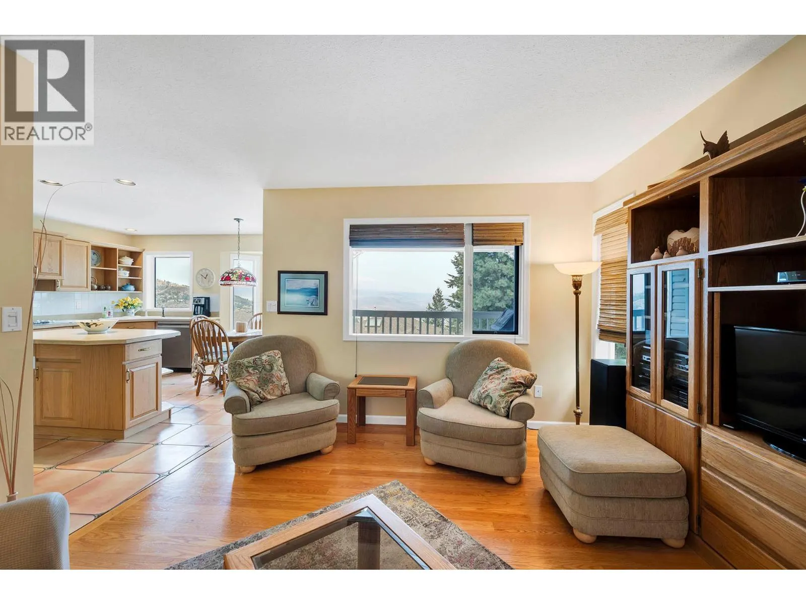 2030 VAN HORNE Drive Unit# 26
