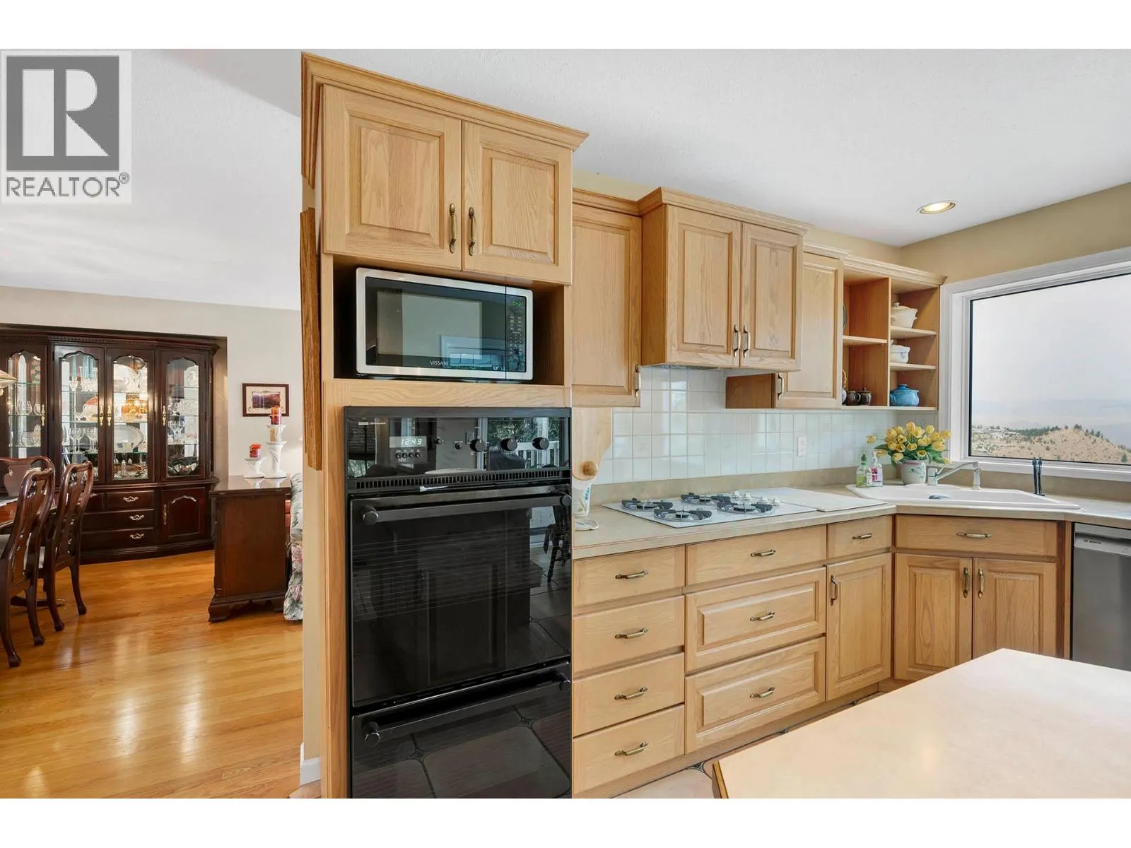 2030 VAN HORNE Drive Unit# 26