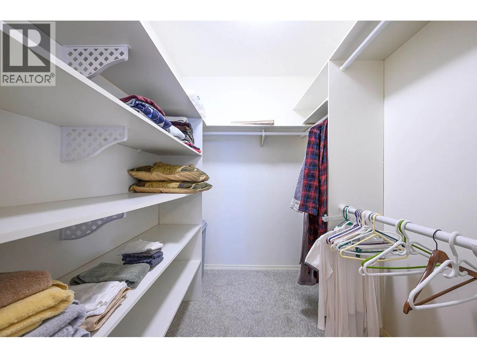 2030 VAN HORNE Drive Unit# 26