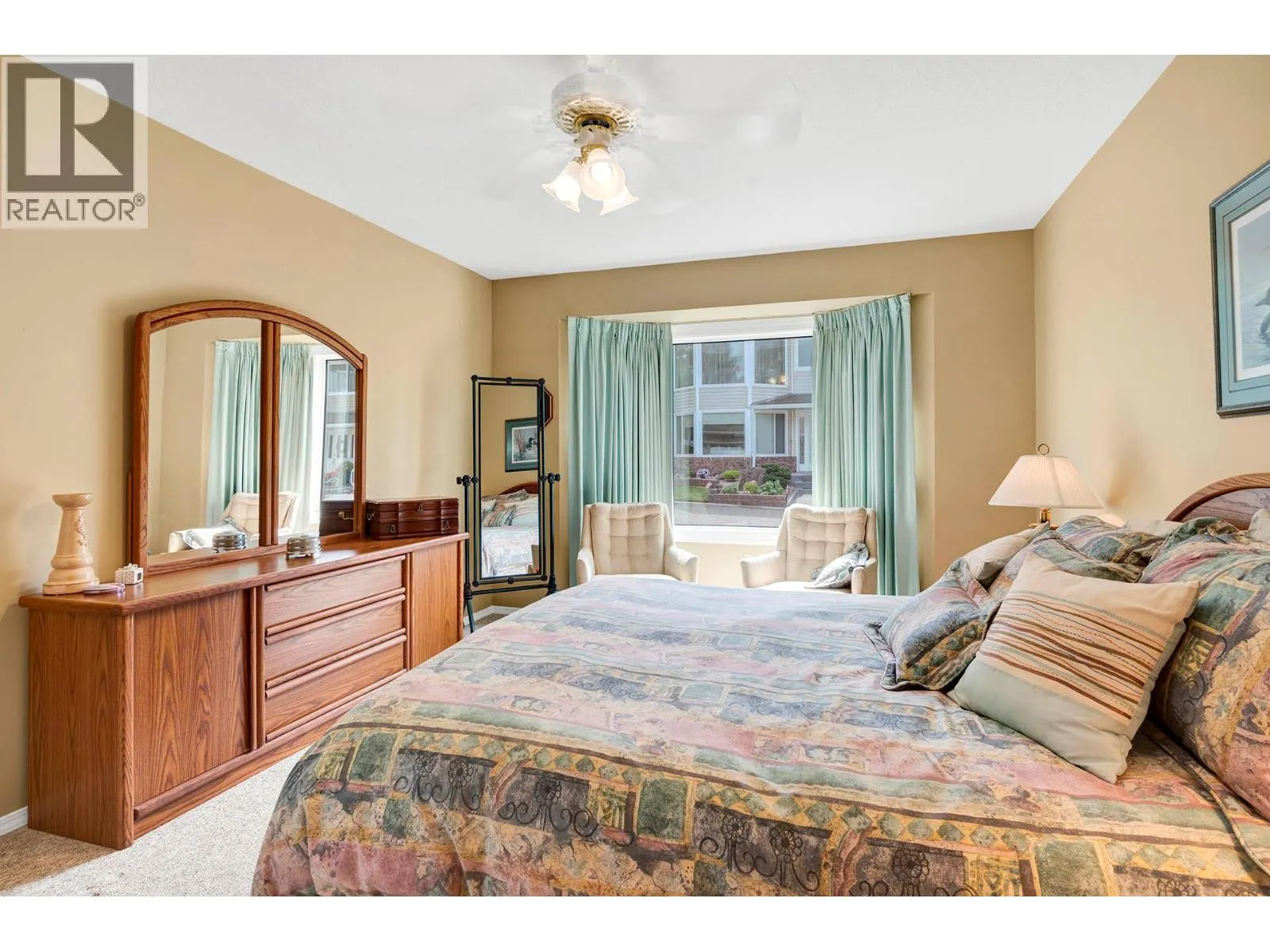 2030 VAN HORNE Drive Unit# 26