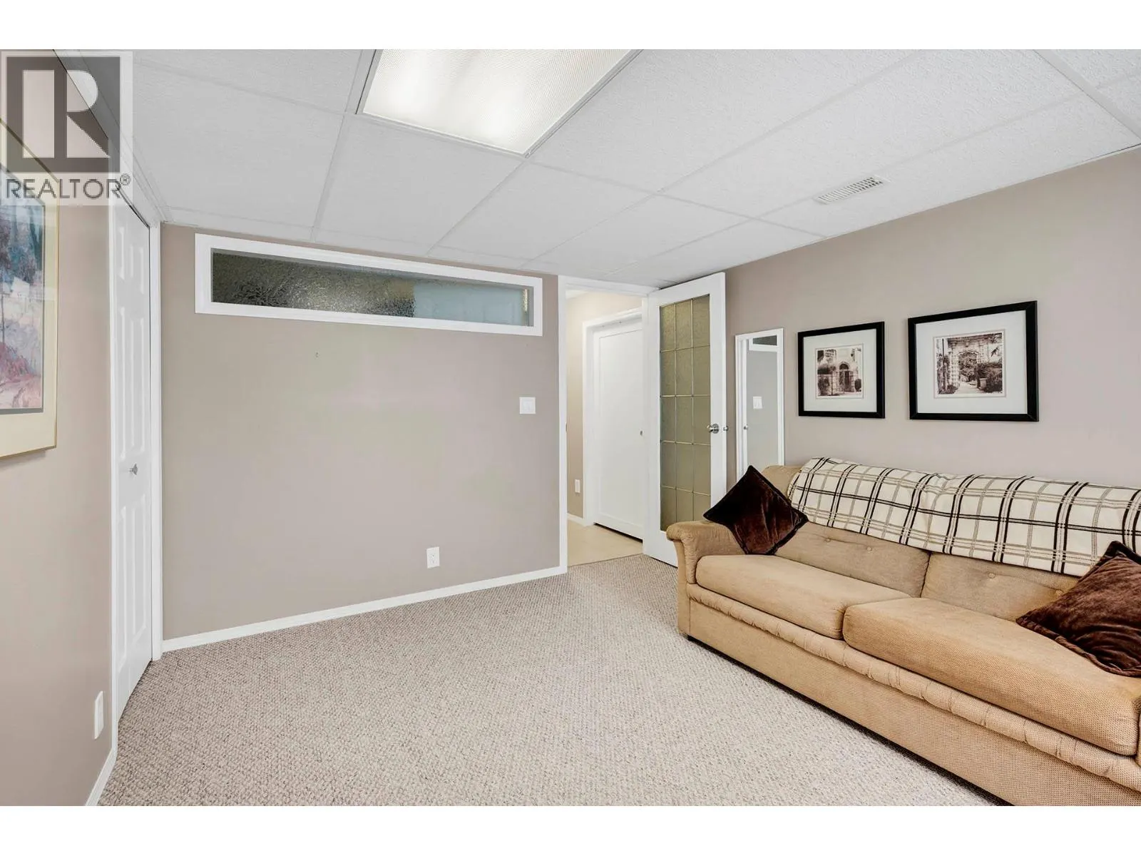 2030 VAN HORNE Drive Unit# 26