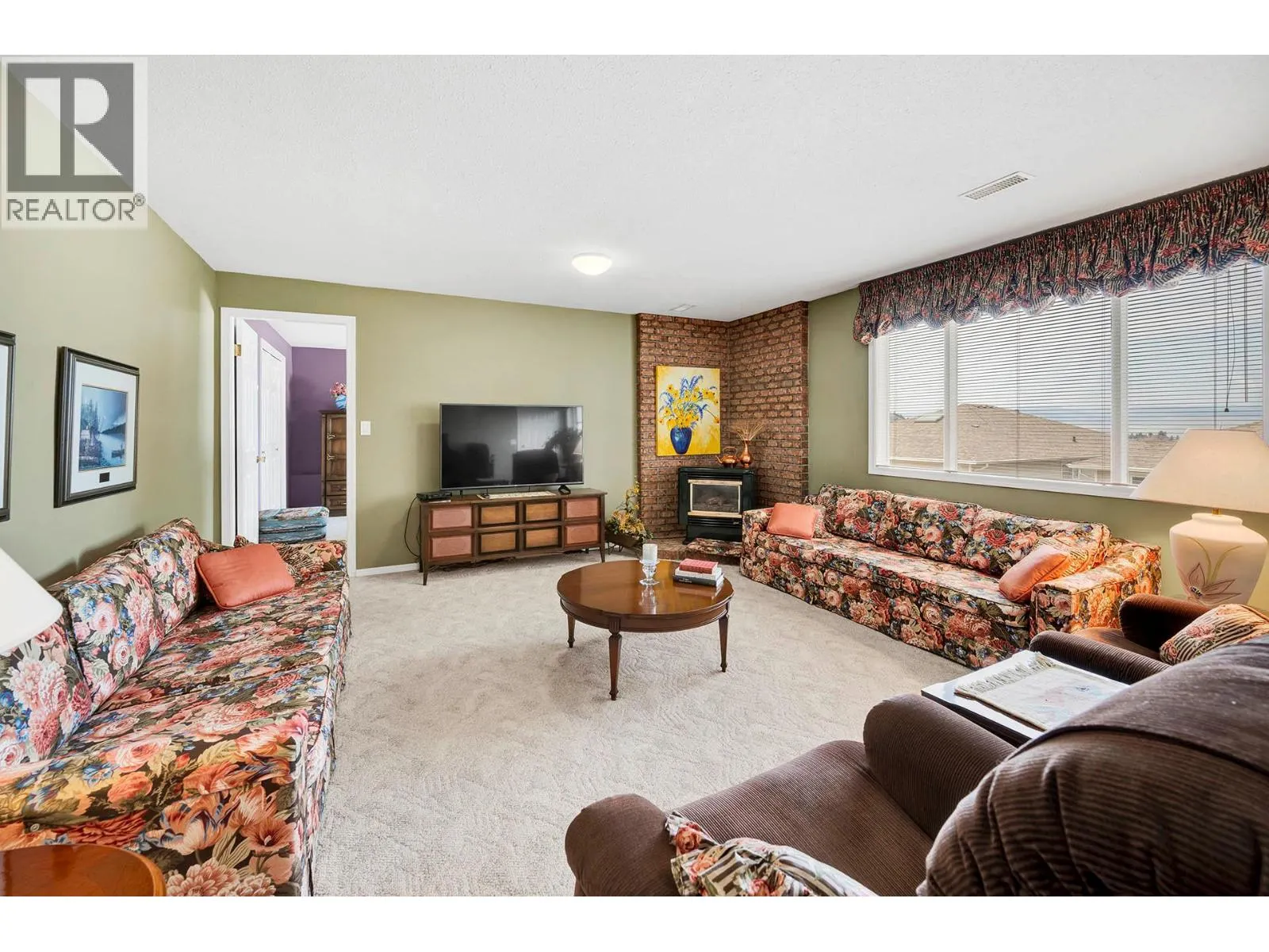 2030 VAN HORNE Drive Unit# 26