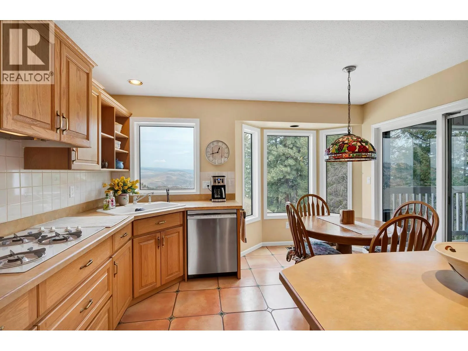 2030 VAN HORNE Drive Unit# 26