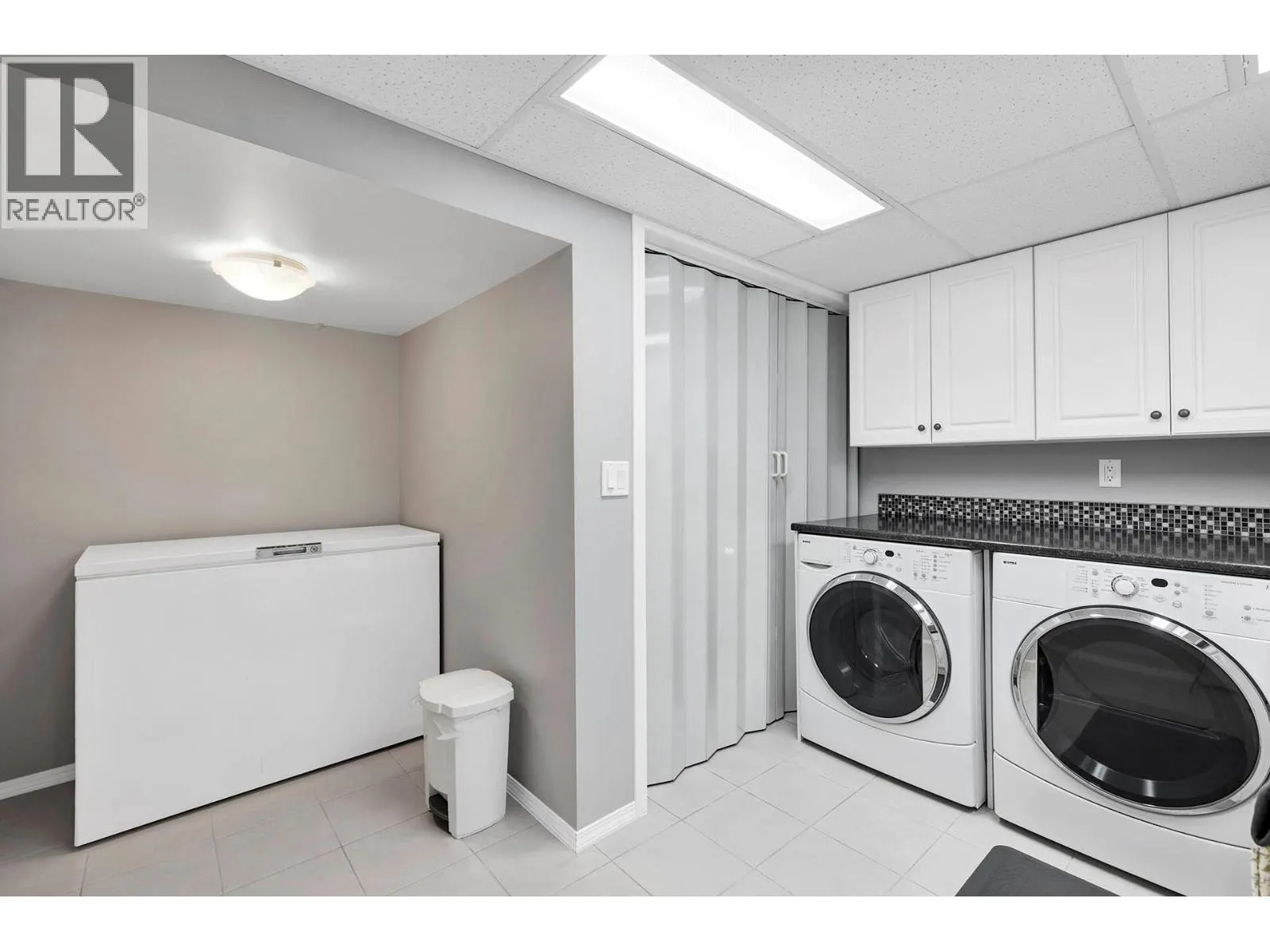 2030 VAN HORNE Drive Unit# 26