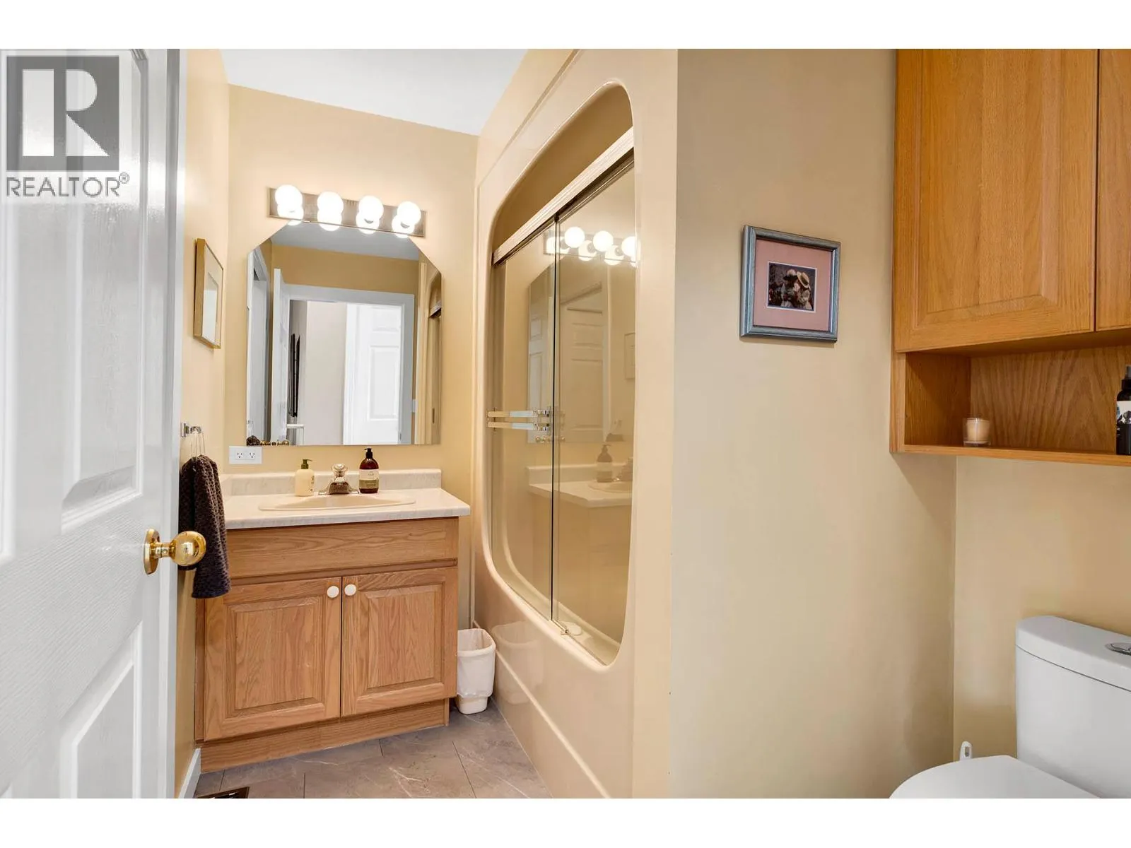2030 VAN HORNE Drive Unit# 26