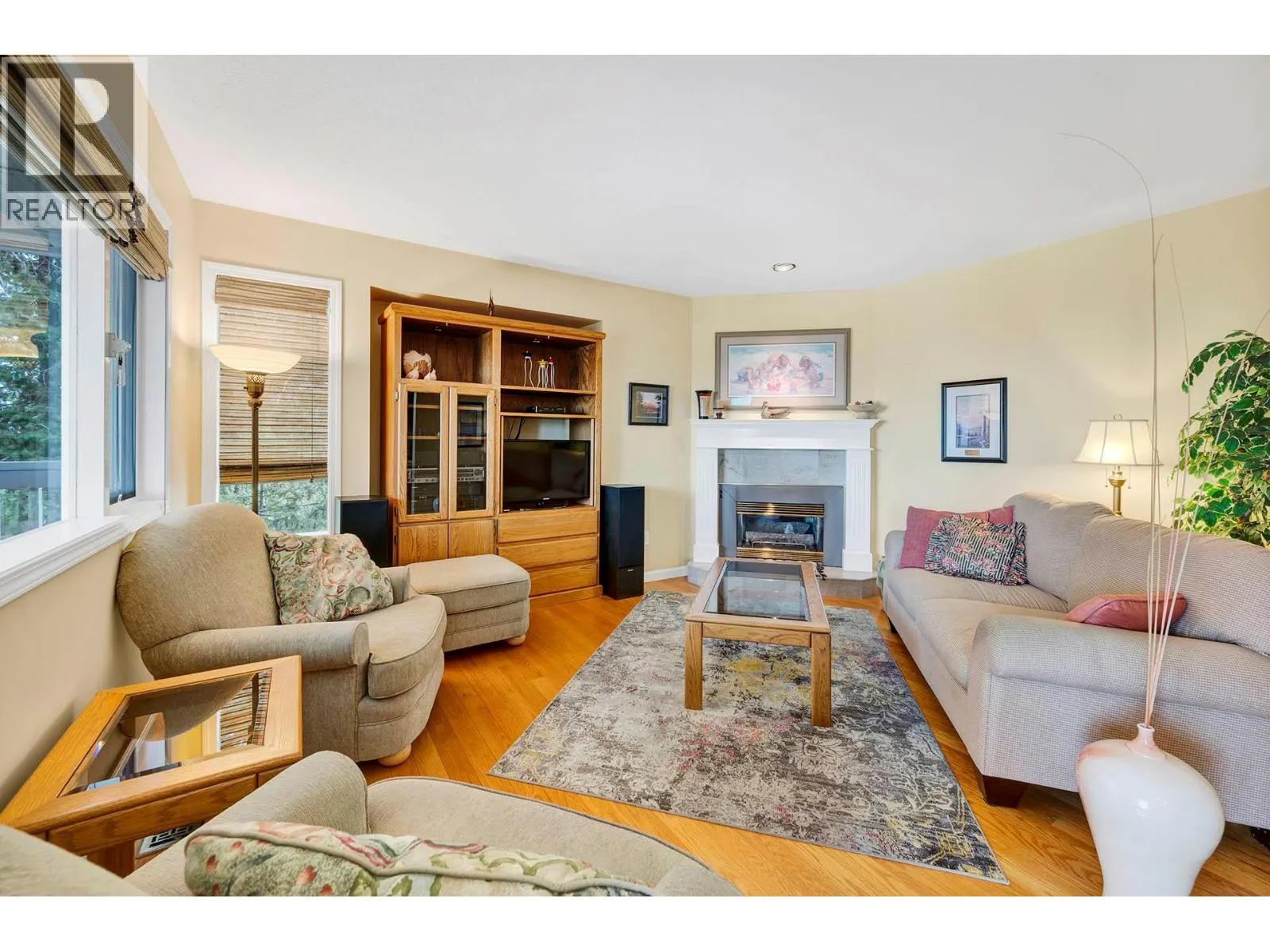 2030 VAN HORNE Drive Unit# 26