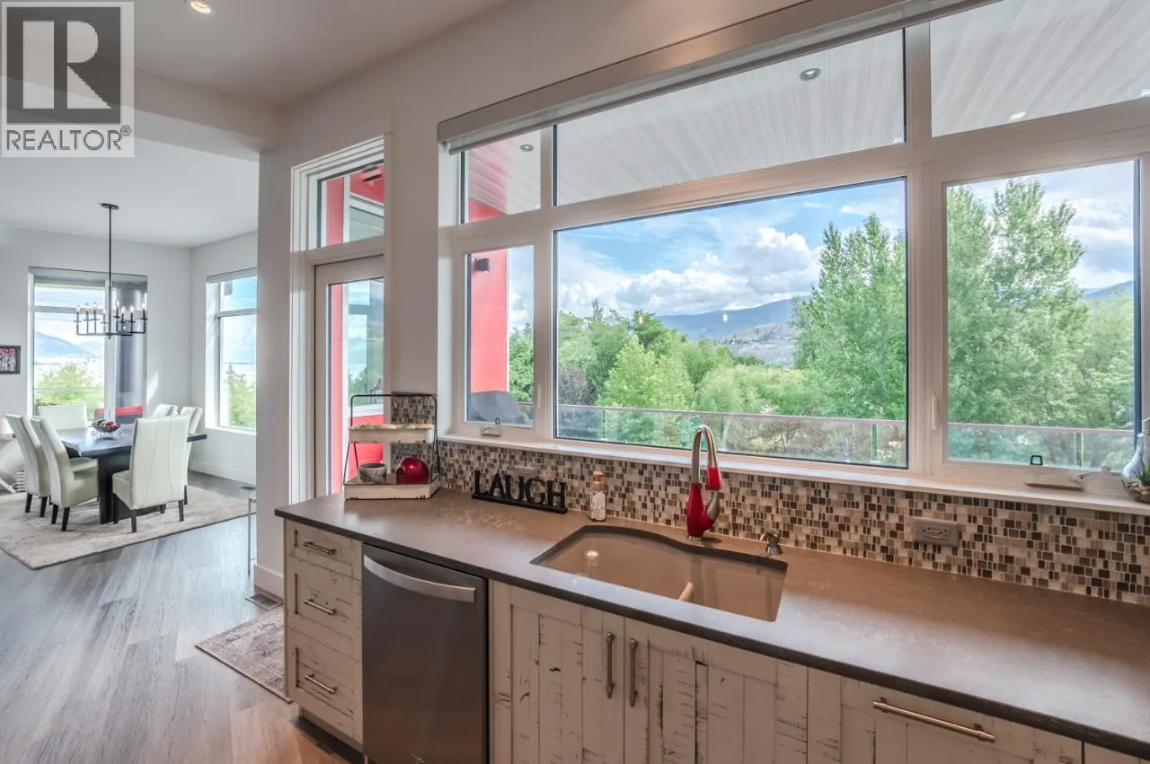88 Lakeshore Drive