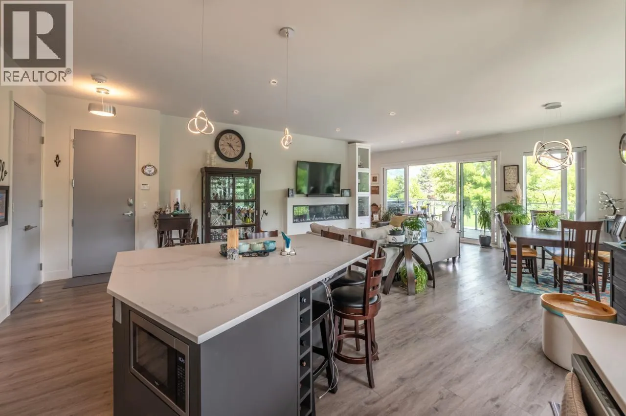 88 Lakeshore Drive