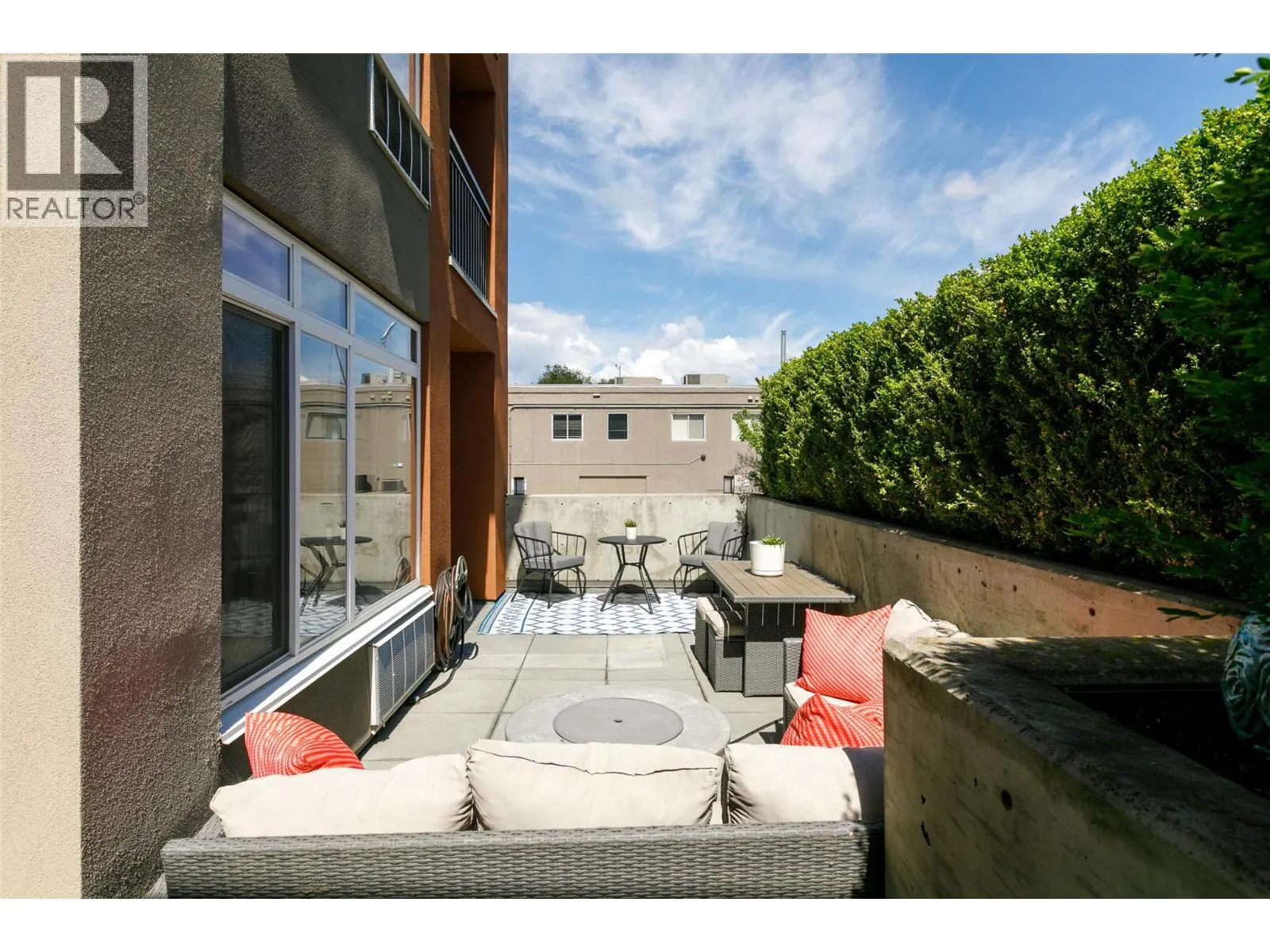 1550 Dickson Avenue Unit# 110