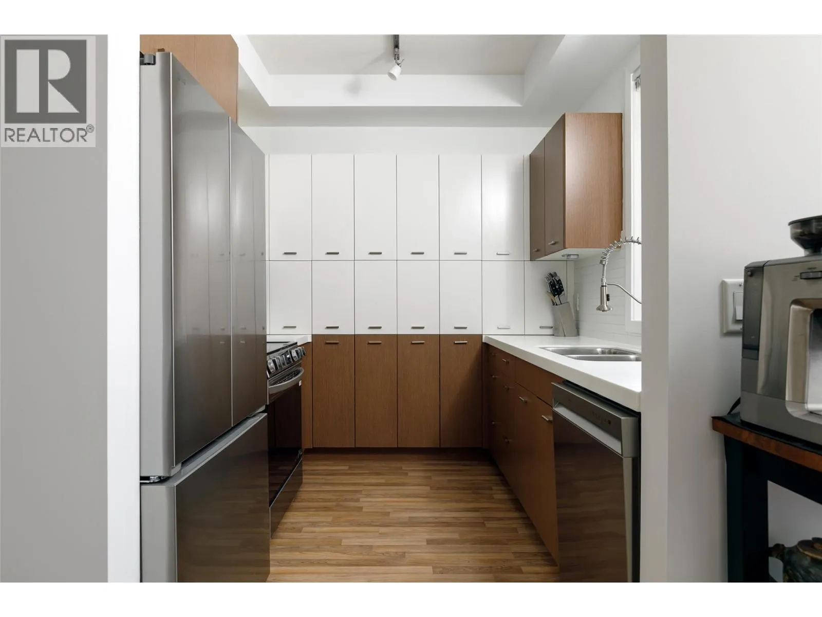 1550 Dickson Avenue Unit# 110