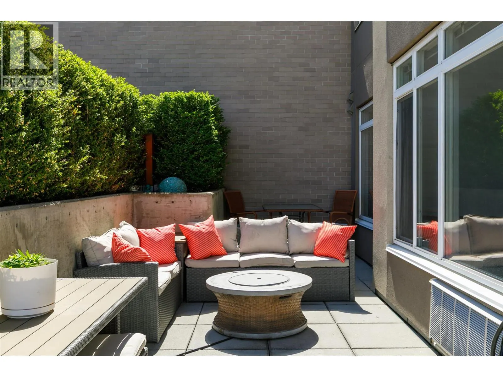 1550 Dickson Avenue Unit# 110