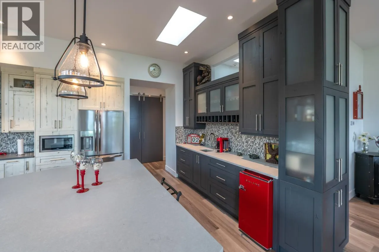 88 Lakeshore Drive Unit# 301