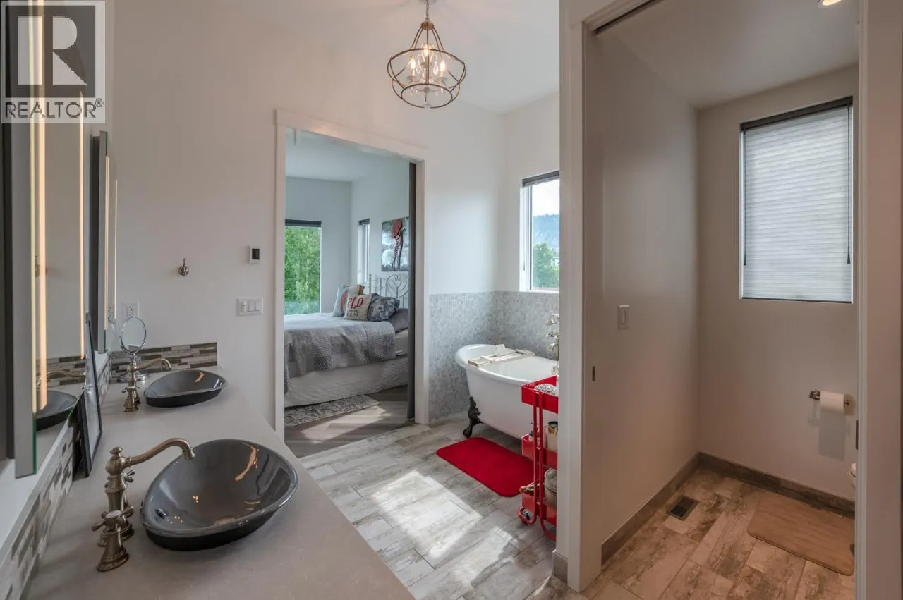 88 Lakeshore Drive Unit# 301
