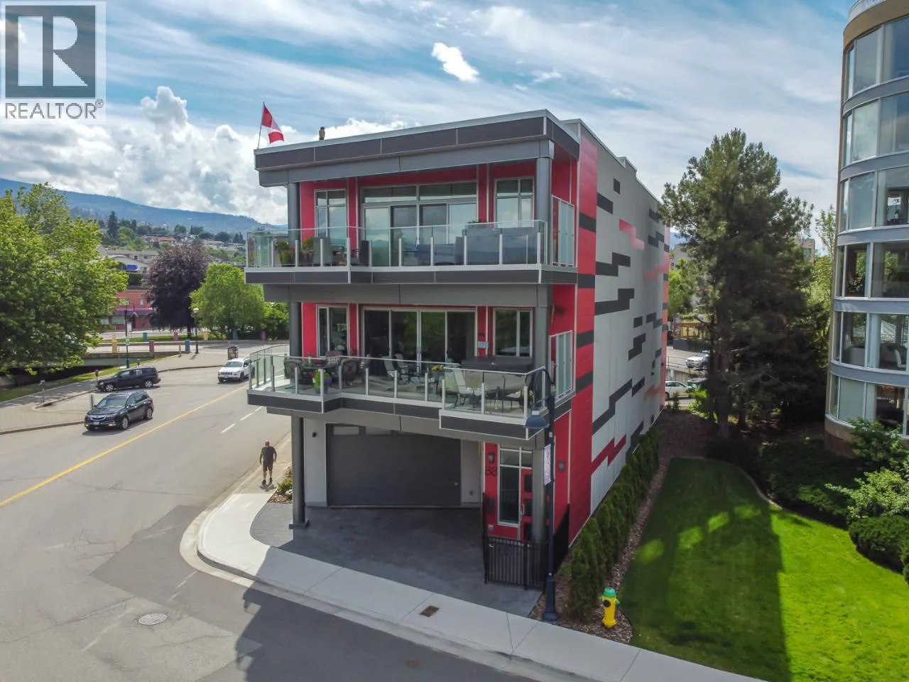 88 Lakeshore Drive Unit# 301