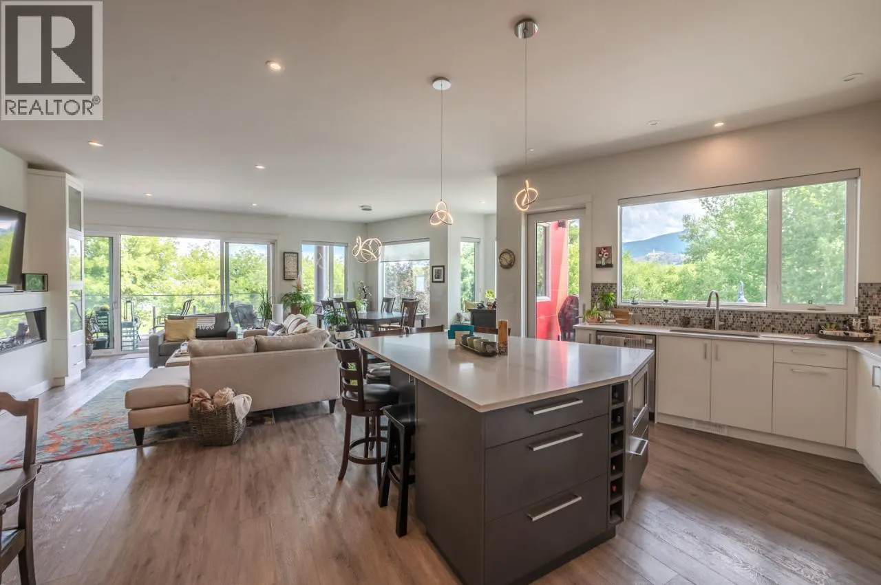 88 Lakeshore Drive Unit# 301