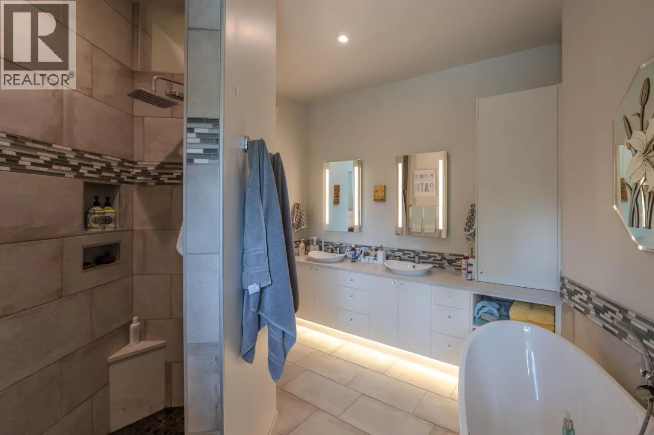 88 Lakeshore Drive Unit# 301