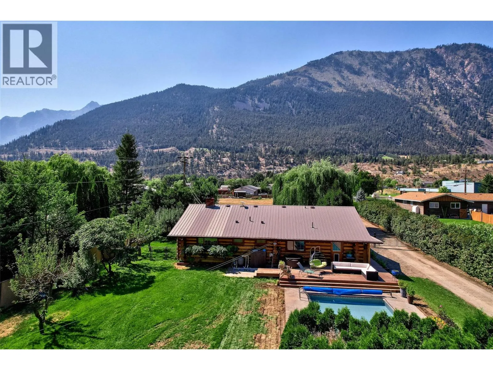 311 HOLLYWOOD Crescent