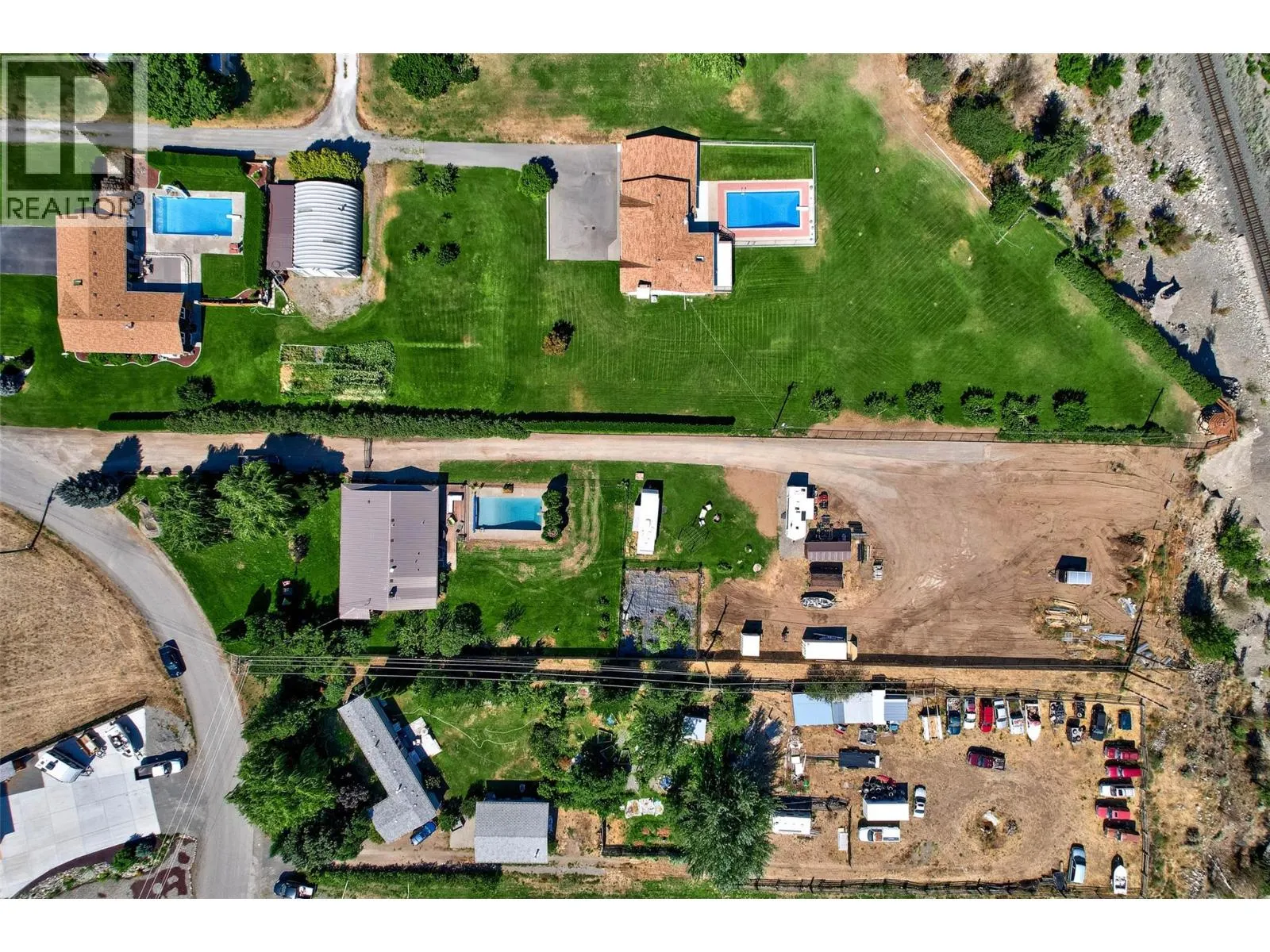311 HOLLYWOOD Crescent