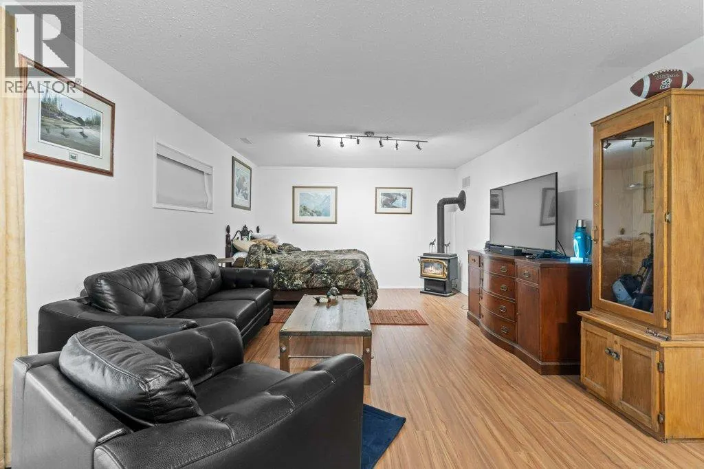 857 GRANDVIEW BENCH Road