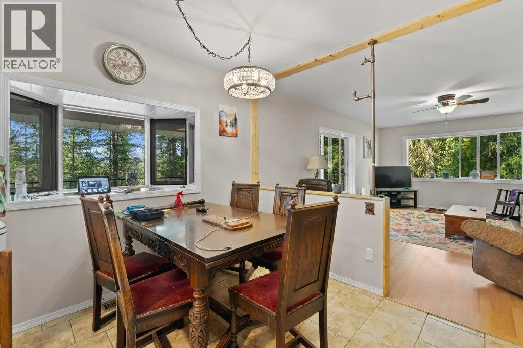 857 GRANDVIEW BENCH Road